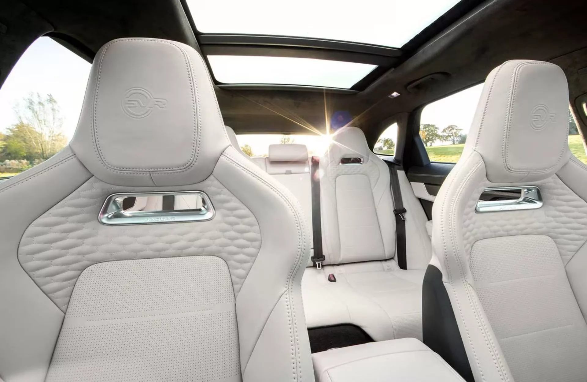 יגואר 2025 Jaguar F-PACE